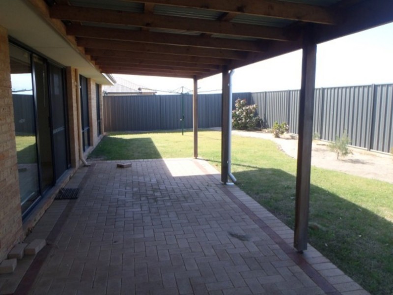 64 Lemongum Drive, Baldivis WA 6171