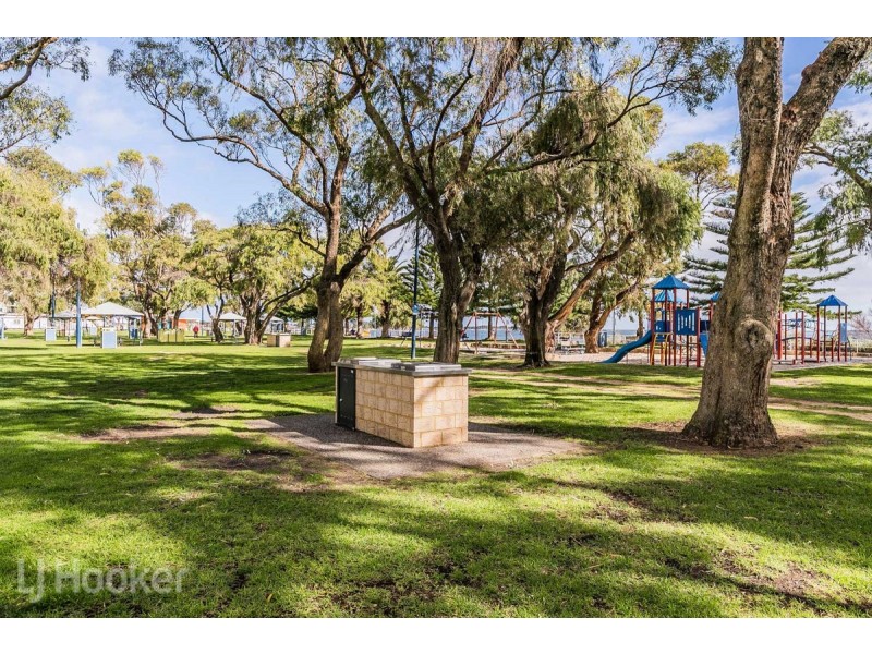 215 Kent Street, Rockingham WA 6168