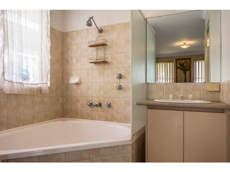 73 San Sebastian Boulevard, Port Kennedy WA 6172