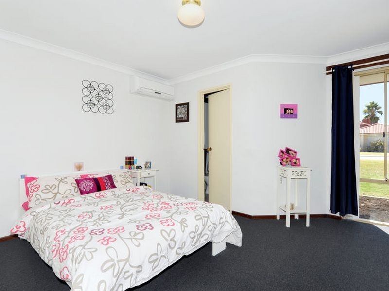 12 Teakdale Close, Safety Bay WA 6169