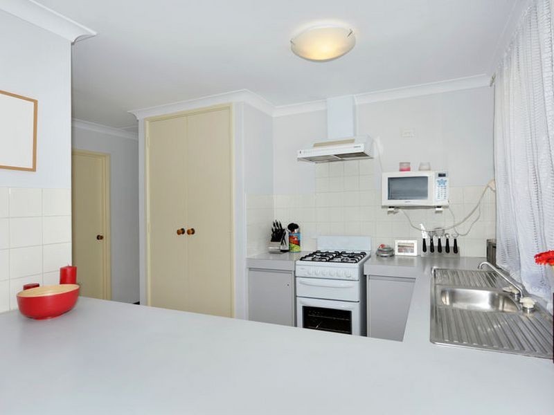 12 Teakdale Close, Safety Bay WA 6169