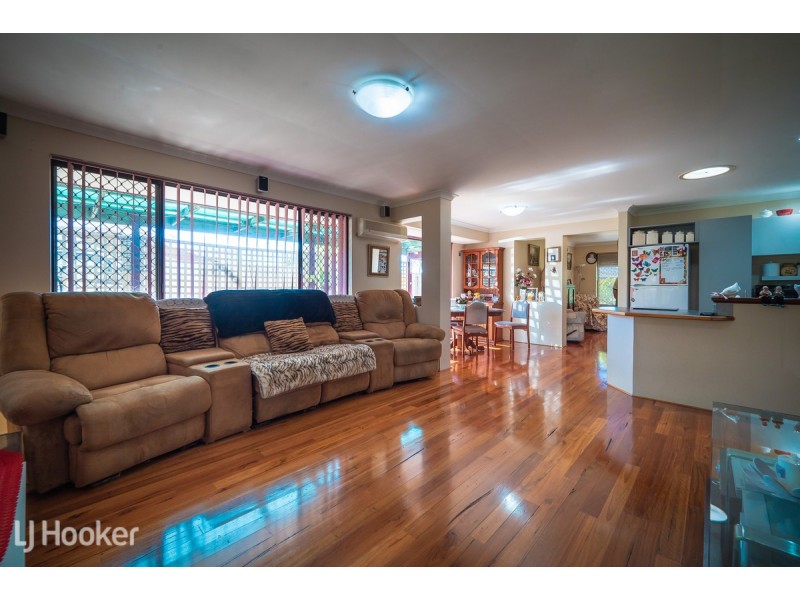 17 Karrawa Gardens, Port Kennedy WA 6172