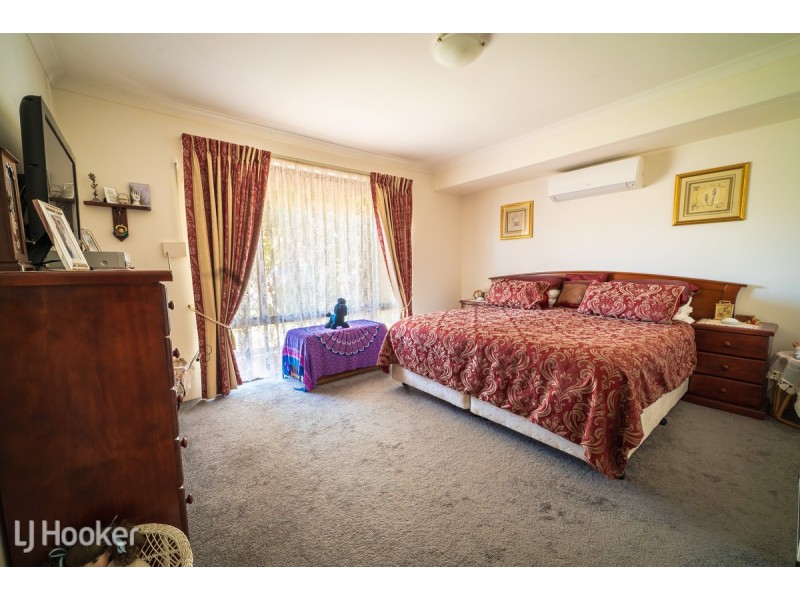 17 Karrawa Gardens, Port Kennedy WA 6172