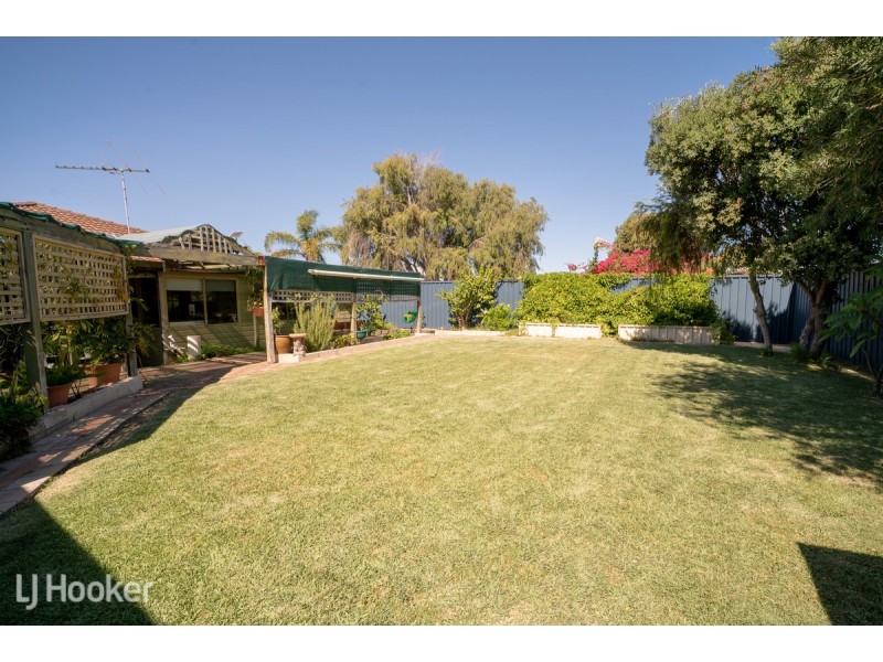 17 Karrawa Gardens, Port Kennedy WA 6172