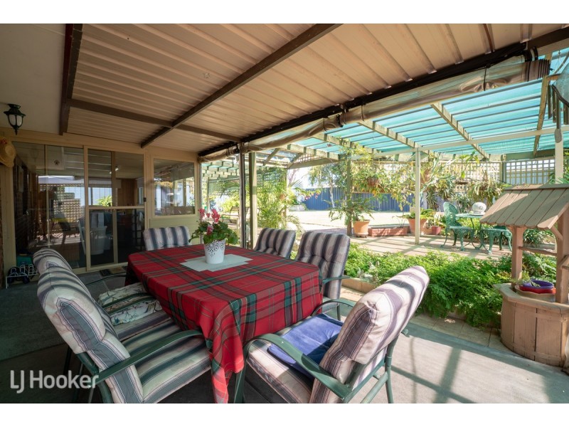 17 Karrawa Gardens, Port Kennedy WA 6172