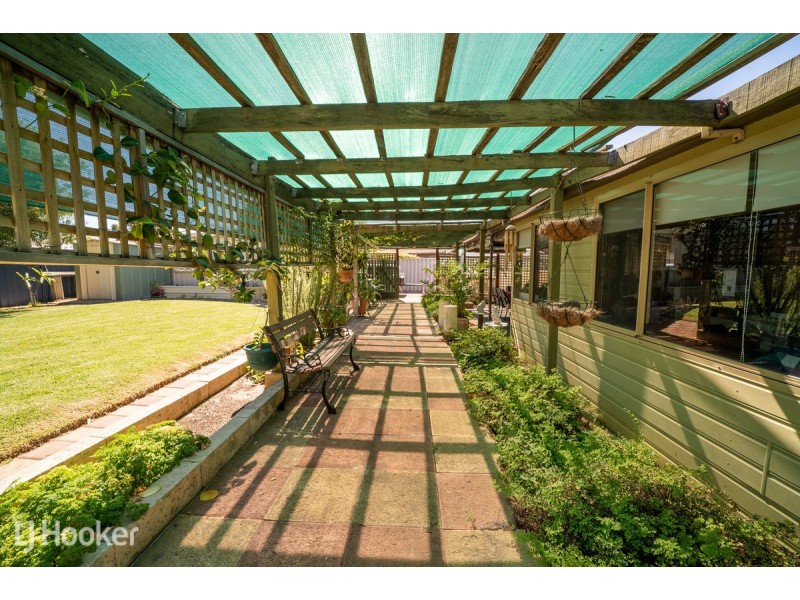 17 Karrawa Gardens, Port Kennedy WA 6172