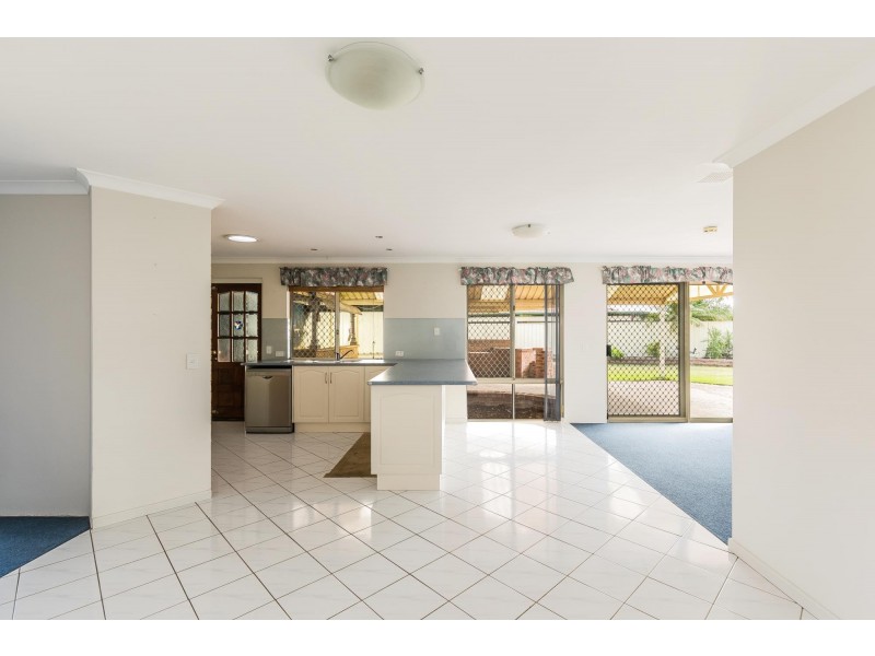 2 Kingsford Court, Port Kennedy WA 6172