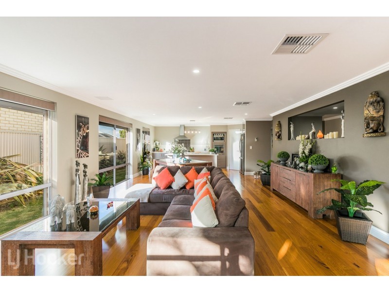 41 Sellafield Bend, Waikiki WA 6169