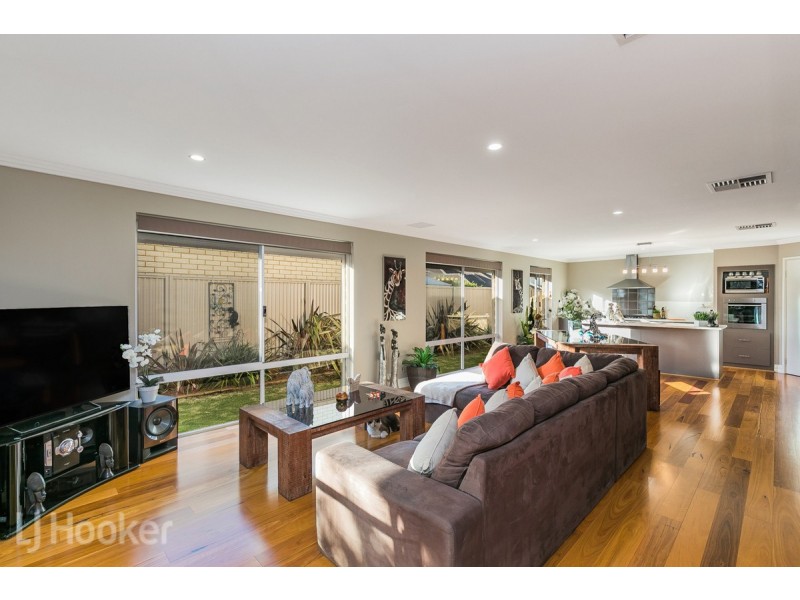 41 Sellafield Bend, Waikiki WA 6169