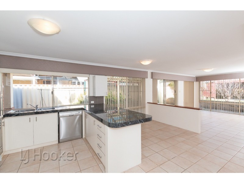 17 Mayflower Close, Port Kennedy WA 6172