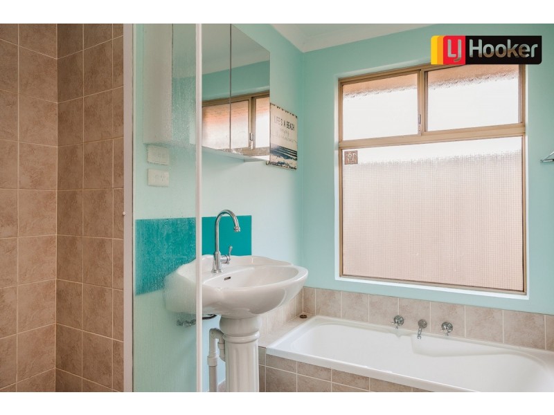 8 Doncaster Gardens, Port Kennedy WA 6172