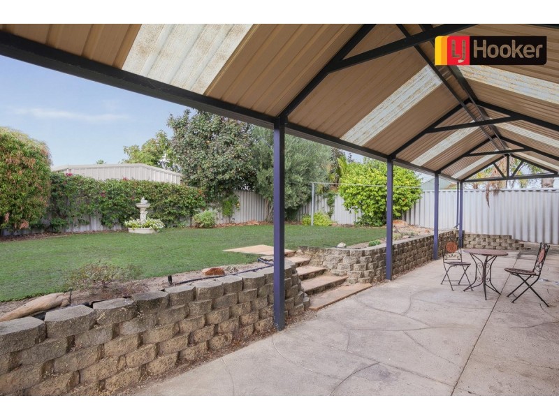 8 Doncaster Gardens, Port Kennedy WA 6172