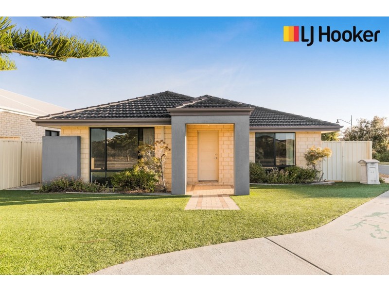 64 Bancoura Parkway, Secret Harbour WA 6173