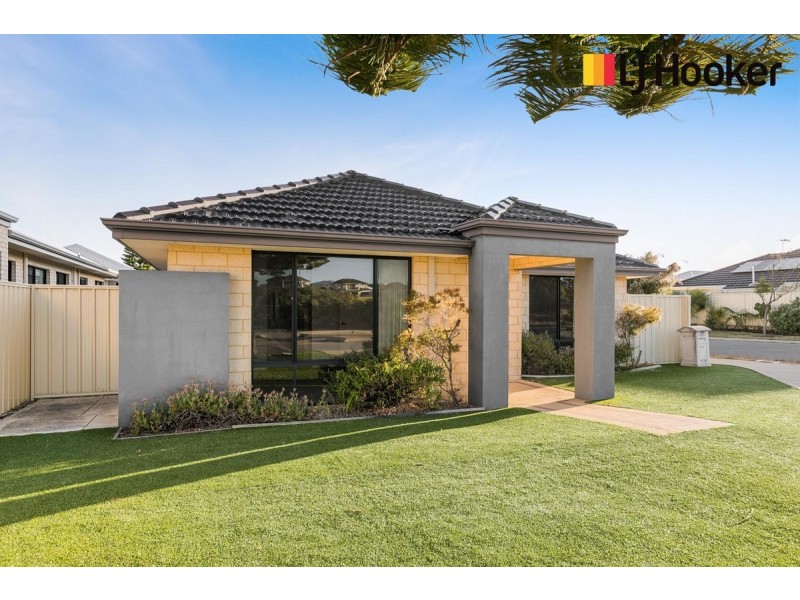 64 Bancoura Parkway, Secret Harbour WA 6173
