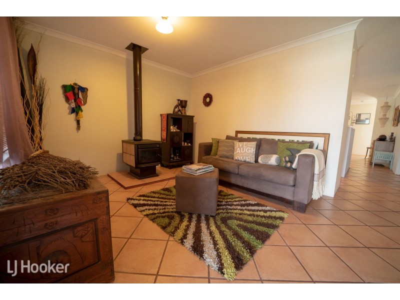 63 Fairview Drive, Waikiki WA 6169