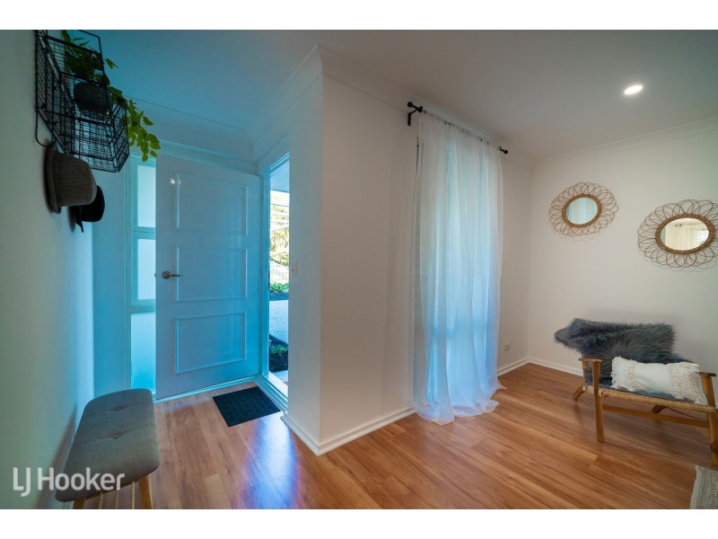 33 Pollard Way, Warnbro WA 6169