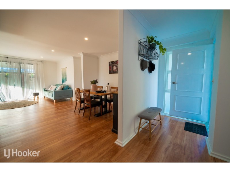 33 Pollard Way, Warnbro WA 6169