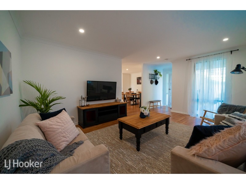 33 Pollard Way, Warnbro WA 6169