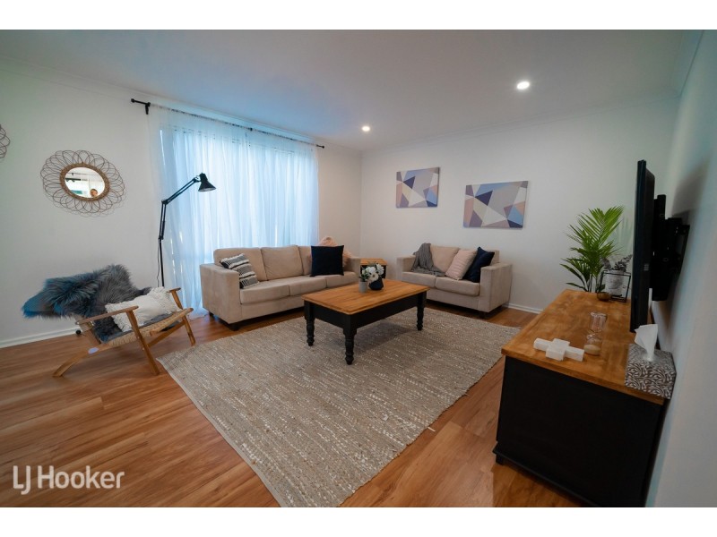 33 Pollard Way, Warnbro WA 6169