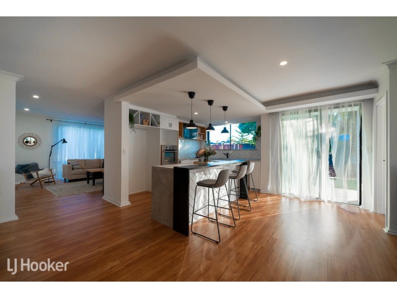 33 Pollard Way, Warnbro WA 6169