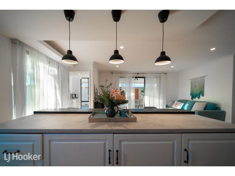 33 Pollard Way, Warnbro WA 6169