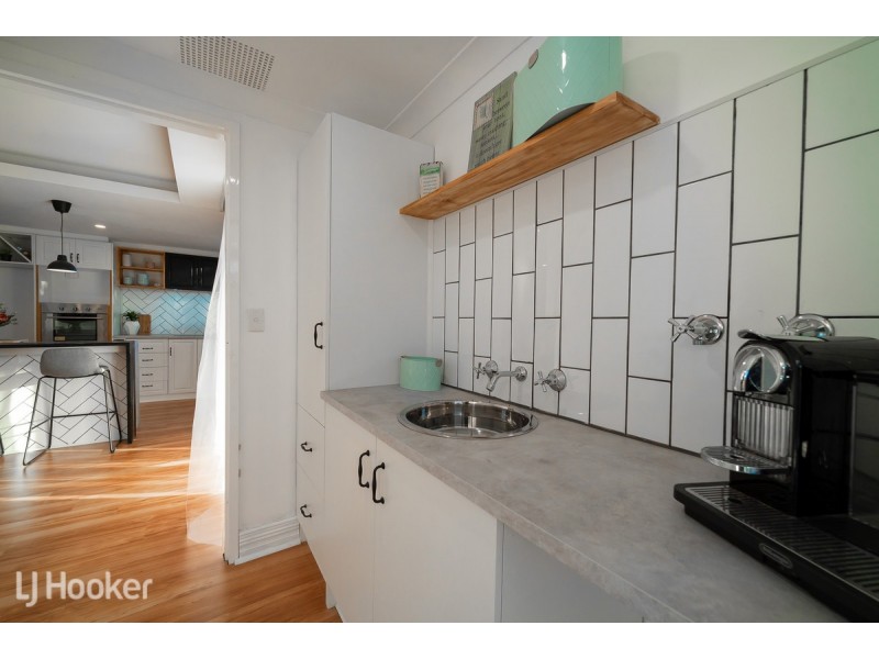 33 Pollard Way, Warnbro WA 6169