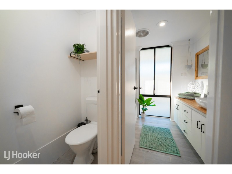33 Pollard Way, Warnbro WA 6169