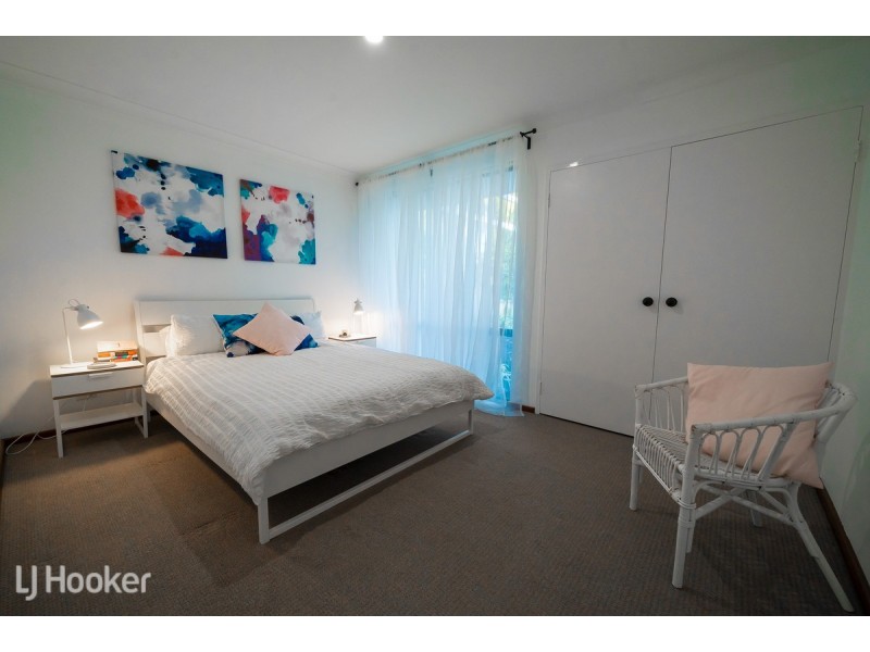 33 Pollard Way, Warnbro WA 6169