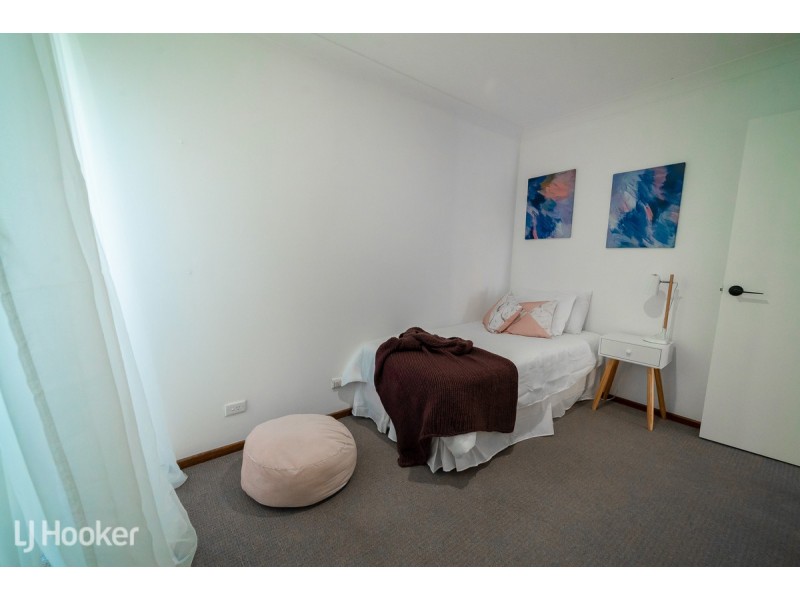 33 Pollard Way, Warnbro WA 6169