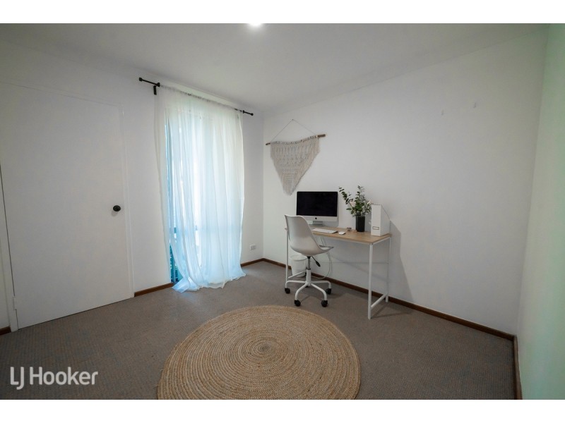 33 Pollard Way, Warnbro WA 6169