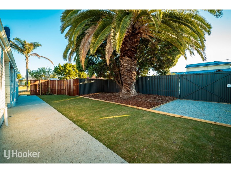 33 Pollard Way, Warnbro WA 6169