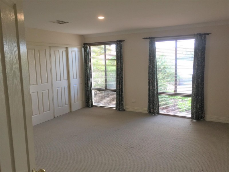 8 Anzio Court, Secret Harbour WA 6173