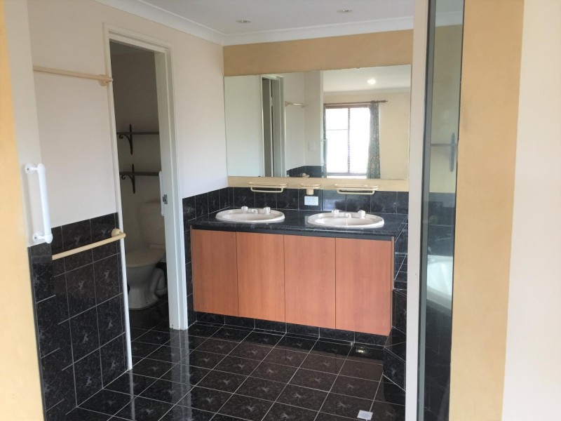 8 Anzio Court, Secret Harbour WA 6173