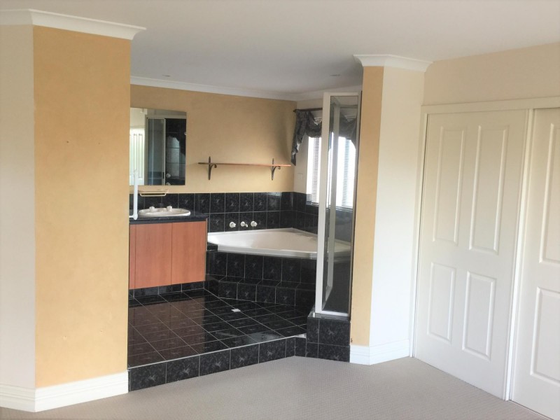 8 Anzio Court, Secret Harbour WA 6173