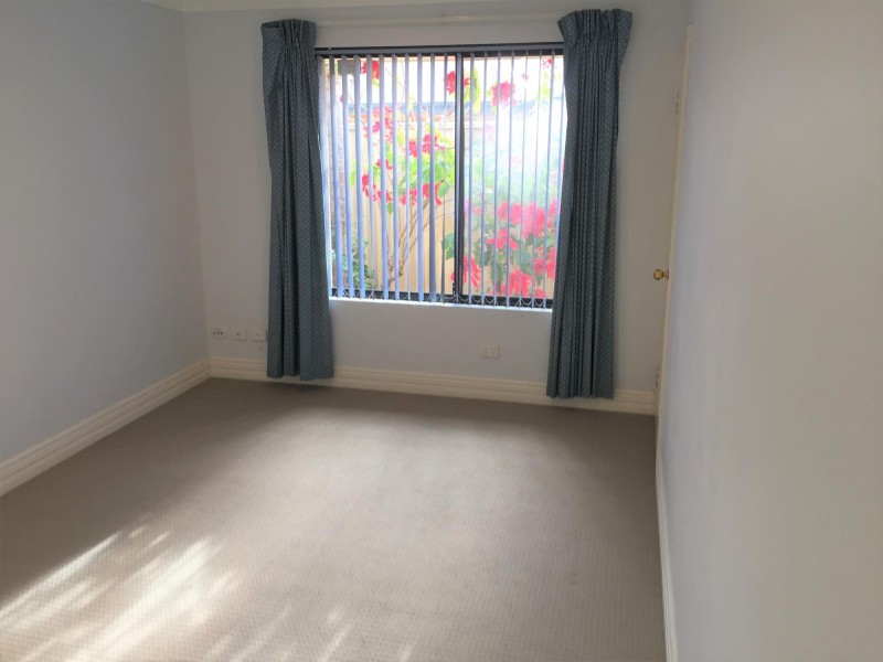 8 Anzio Court, Secret Harbour WA 6173