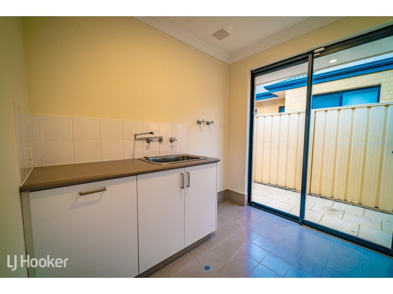 12 Merimbula Way, Secret Harbour WA 6173