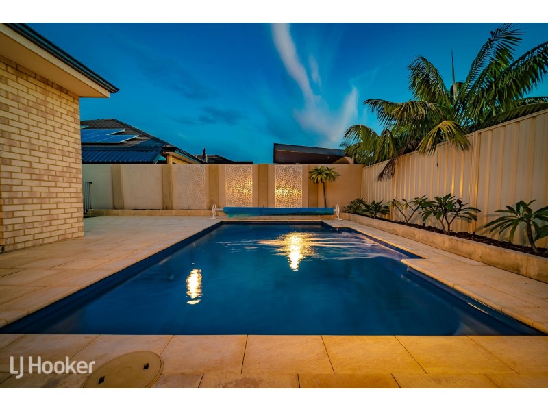 12 Merimbula Way, Secret Harbour WA 6173