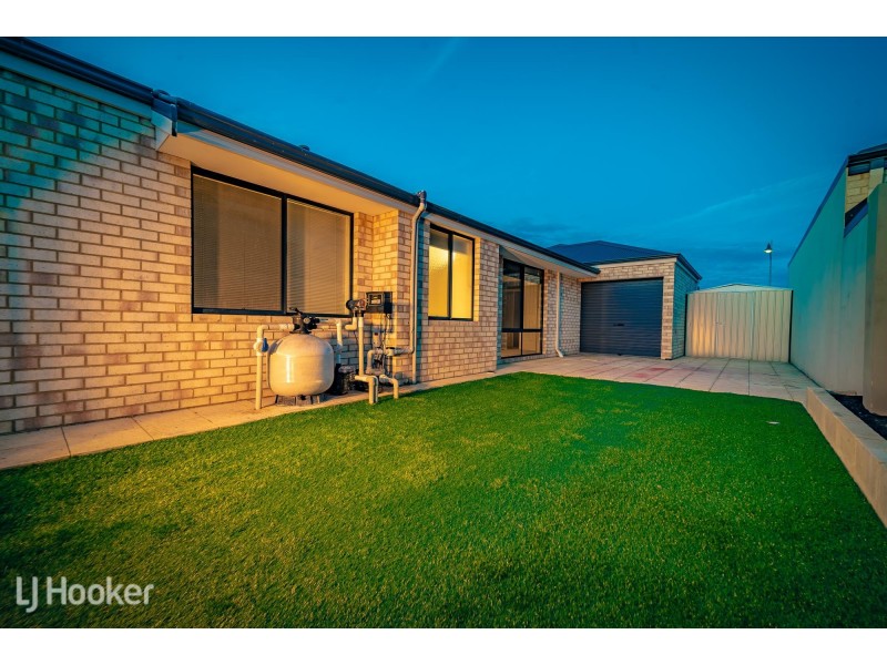 12 Merimbula Way, Secret Harbour WA 6173