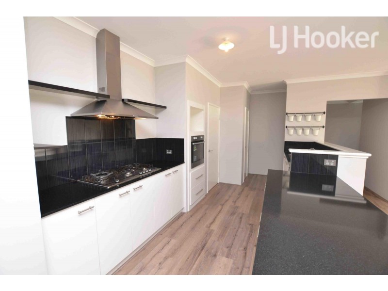 4 Hummingbird Way, Singleton WA 6175