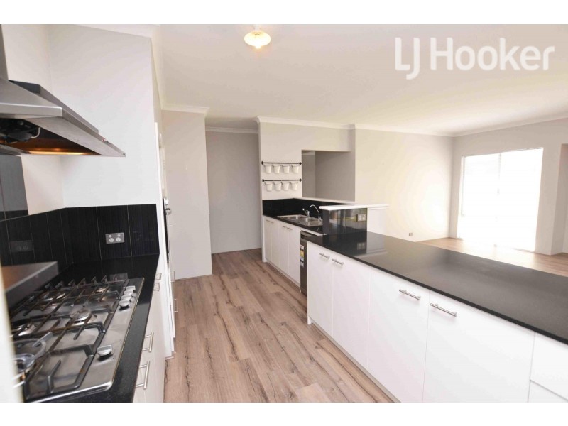 4 Hummingbird Way, Singleton WA 6175