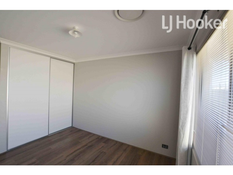 4 Hummingbird Way, Singleton WA 6175