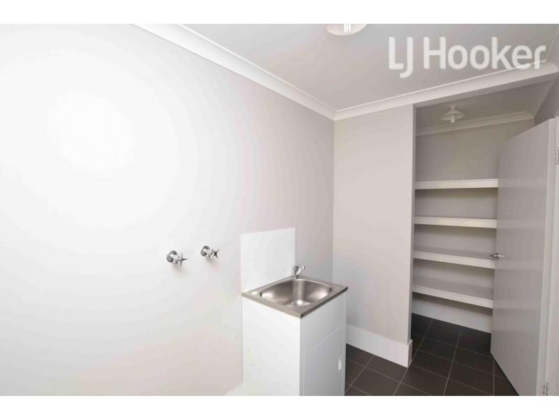 4 Hummingbird Way, Singleton WA 6175