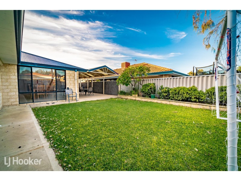 16 Cambernon Green, Port Kennedy WA 6172