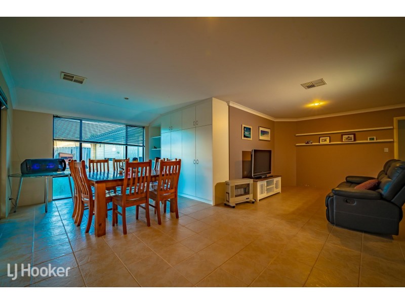 16 Cambernon Green, Port Kennedy WA 6172