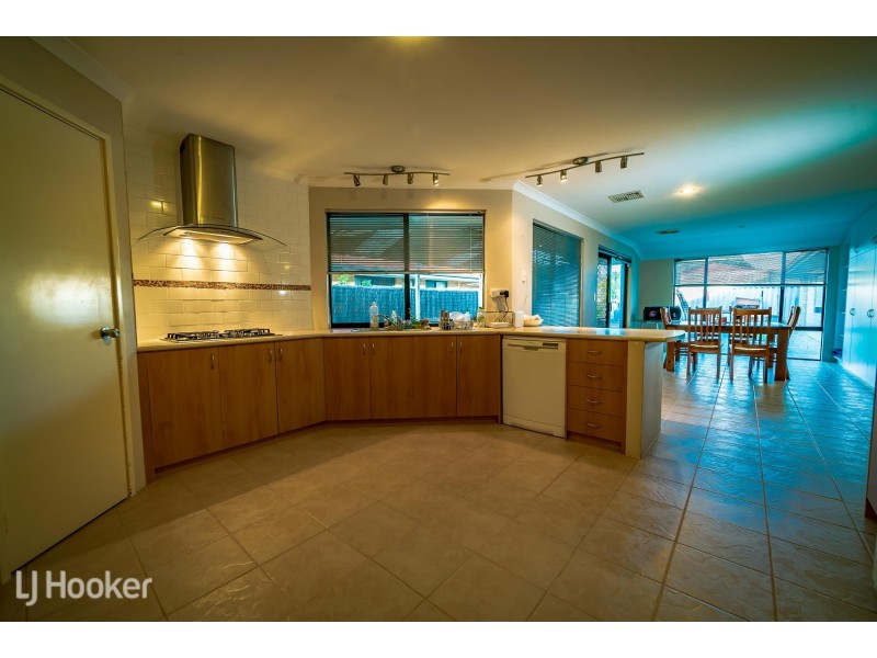 16 Cambernon Green, Port Kennedy WA 6172