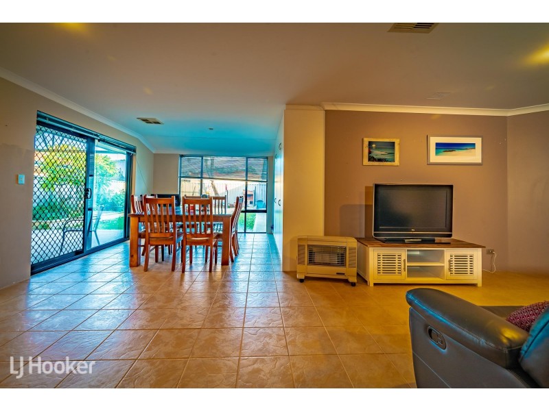 16 Cambernon Green, Port Kennedy WA 6172