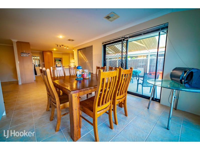 16 Cambernon Green, Port Kennedy WA 6172