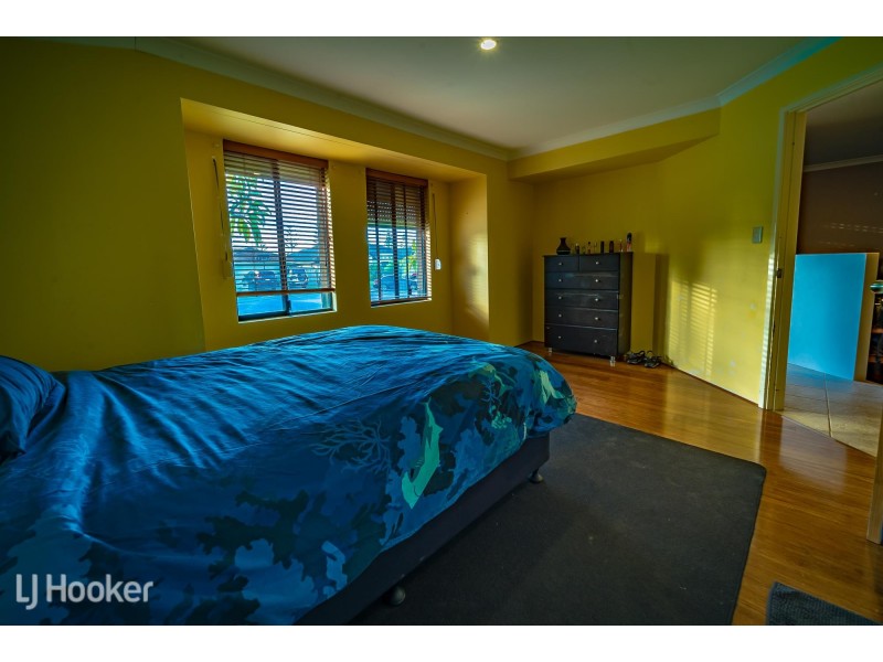 16 Cambernon Green, Port Kennedy WA 6172