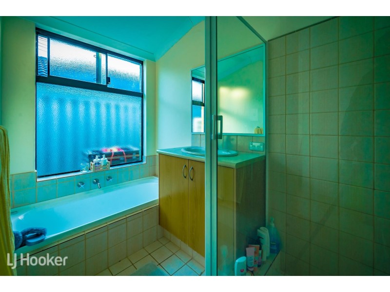 16 Cambernon Green, Port Kennedy WA 6172