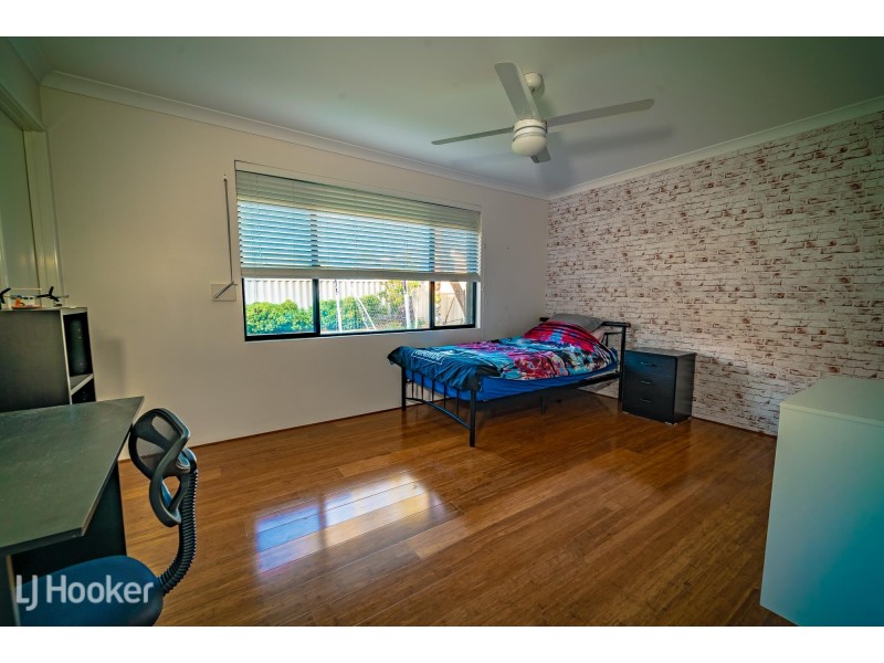 16 Cambernon Green, Port Kennedy WA 6172